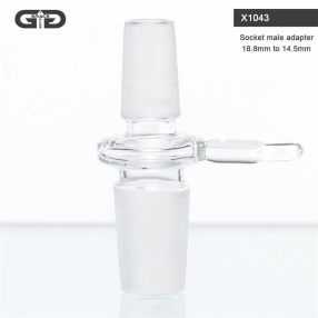Han adapter i metal med 14,5 mm kobling i den ene ende og 18,8 mm kobling i den anden, med hank