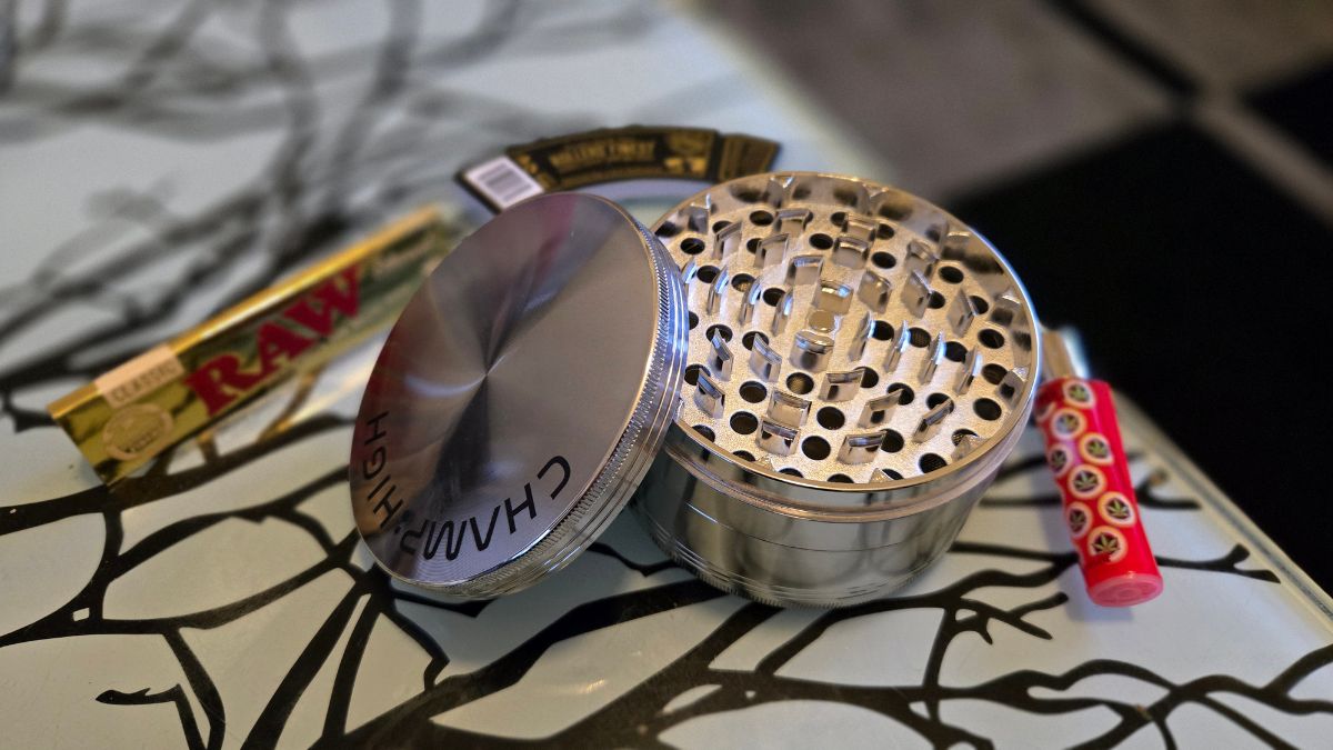 Champ High premium metal grinder til cannabis